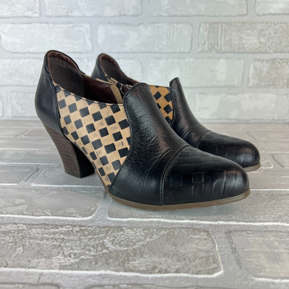 L'ARTISTE Spring Step Ankle Booties Womens‎ 39 8.5 Black Beige Leather Checkered